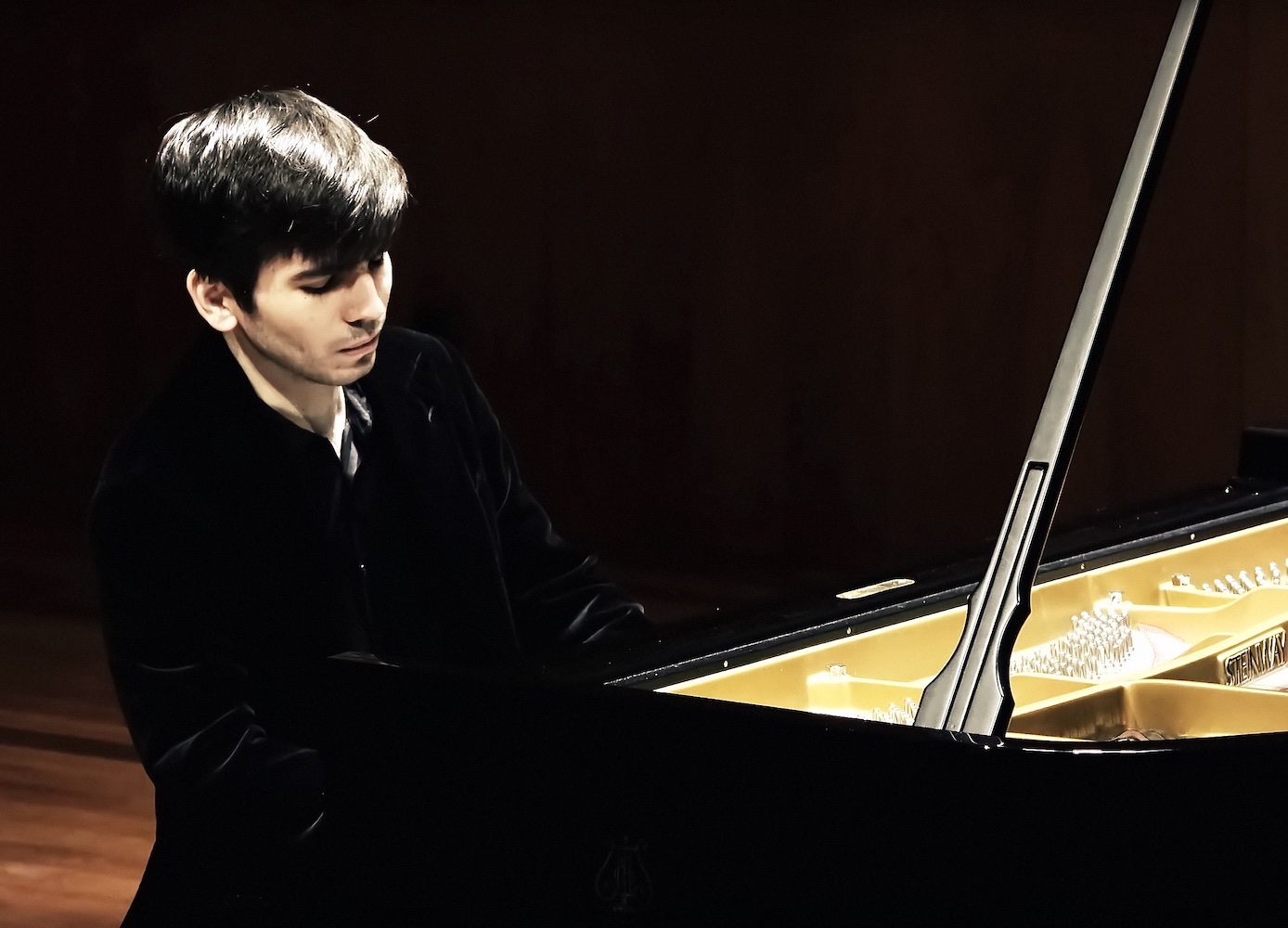 Nicolas Margarit performing at the piano